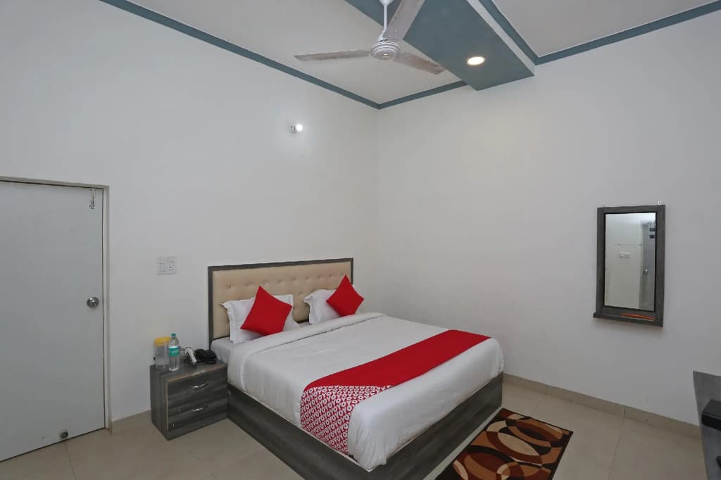 OYO 37555 Bg House - main photo