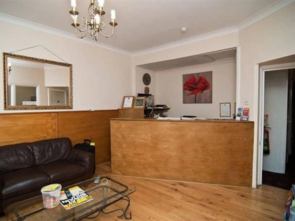 Astoria Hotel - photo 11