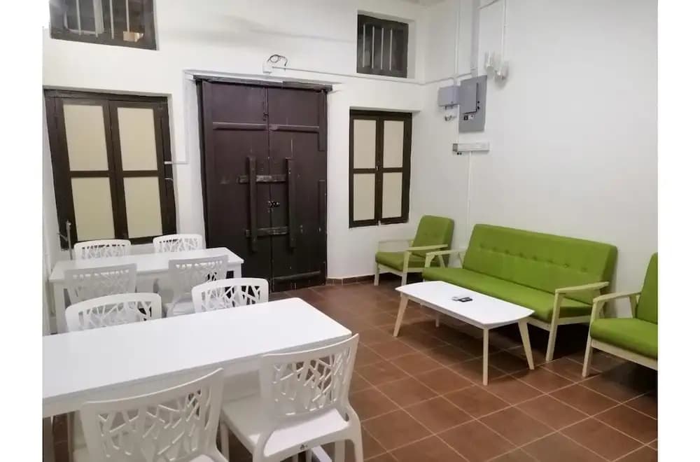 Third Street Station - Hostel - photo 15
