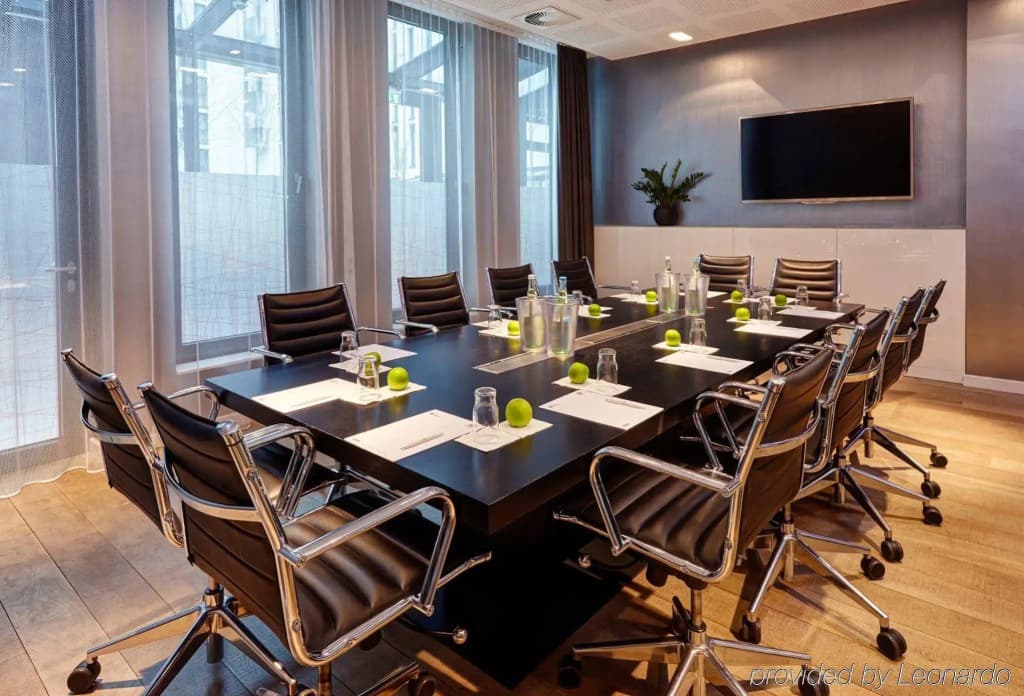 Premier Inn Berlin Alexanderplatz Hotel - photo 12