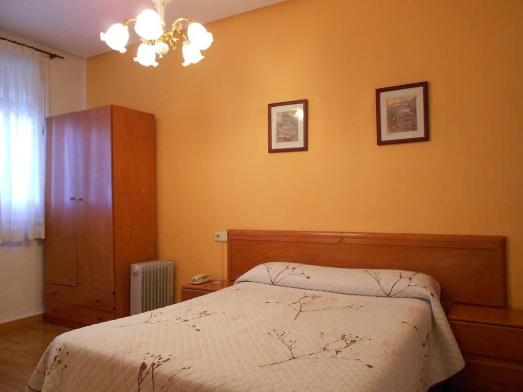 Hostal Valencia - photo 3