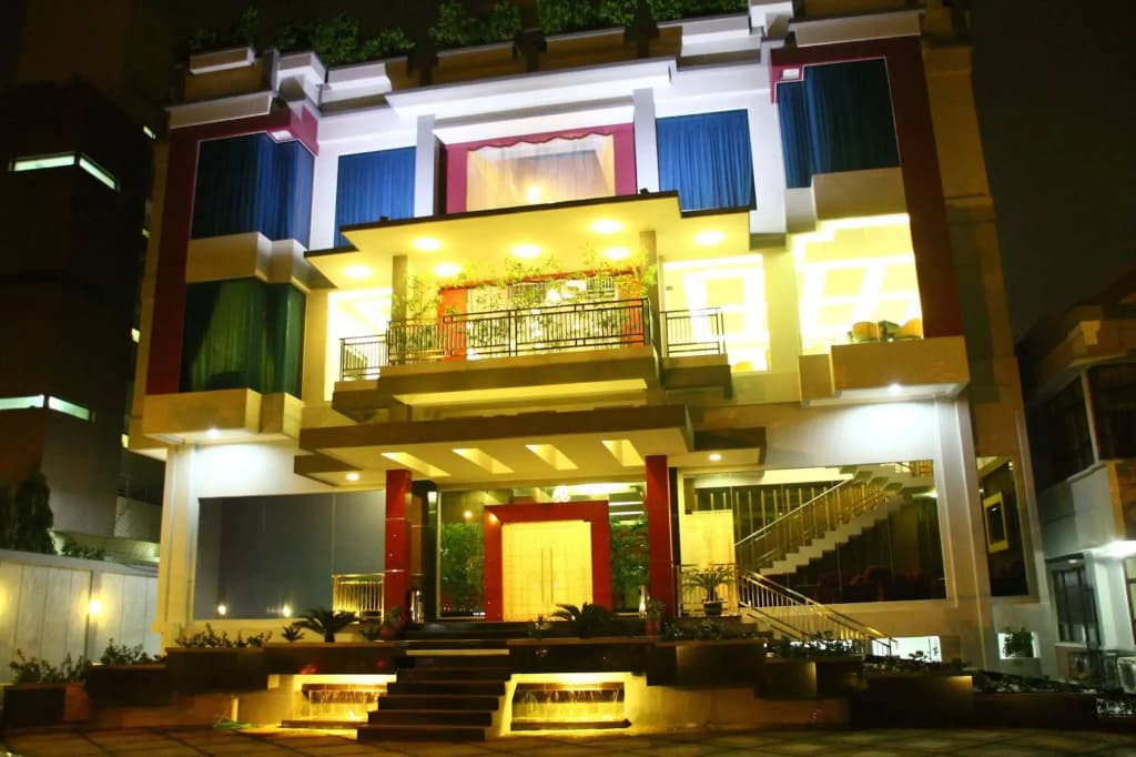 Sahati Hotel - photo 1