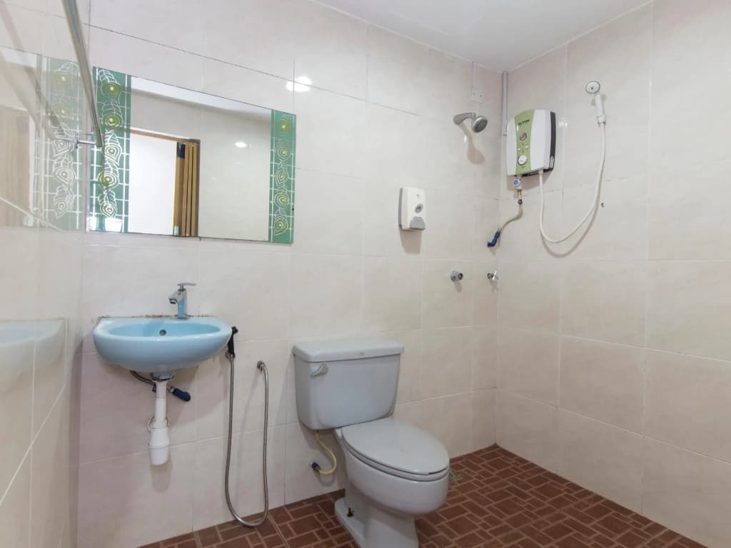 OYO 424 KK Inn Hotel - photo 8