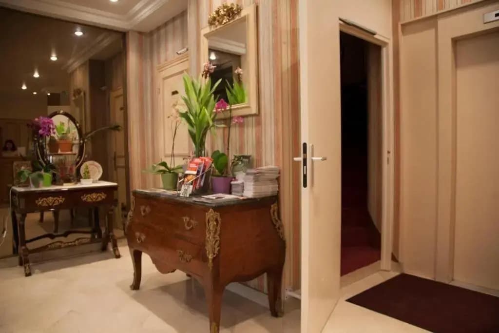 Hôtel des Pyrénées - Nation - photo 2