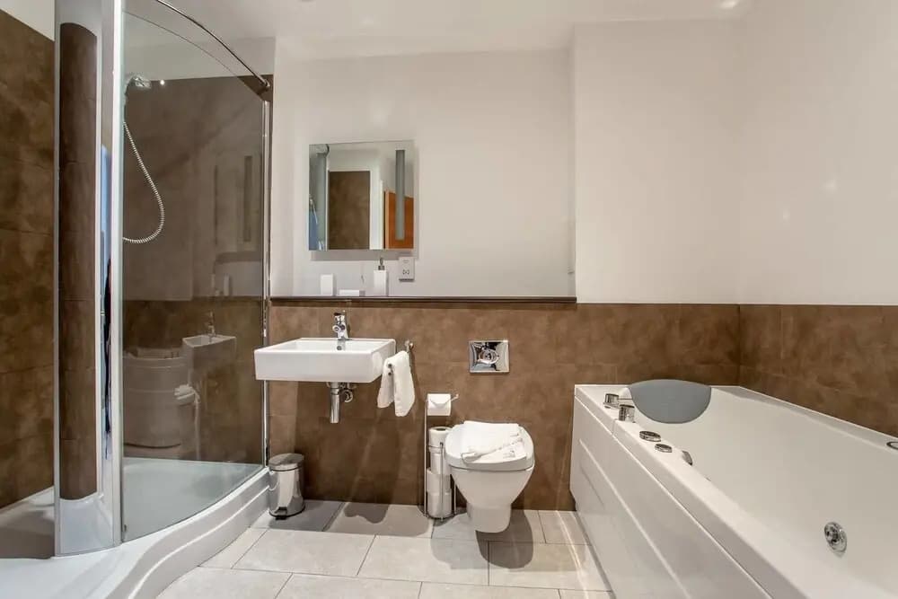 Stylish 2bed Apt With Free Parking/elevator - photo 5