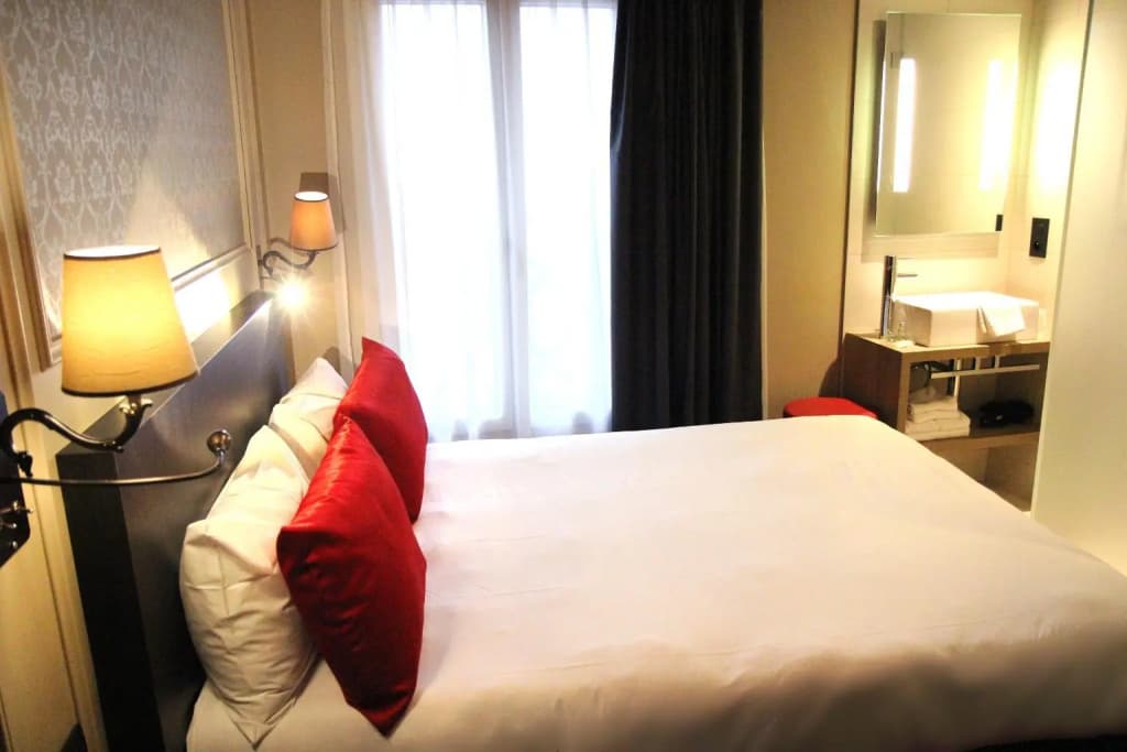 Le Montmartre Saint Pierre Hotel - photo 3