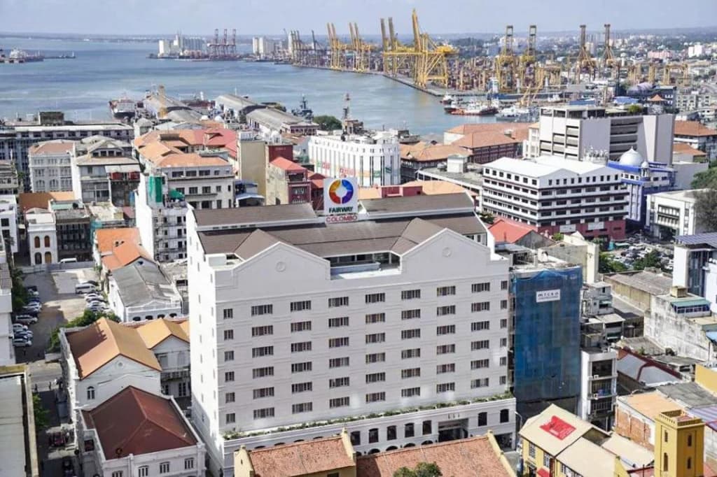 Fairway Colombo - Sri Lanka's First Hotel With Robot Technology - photo 19