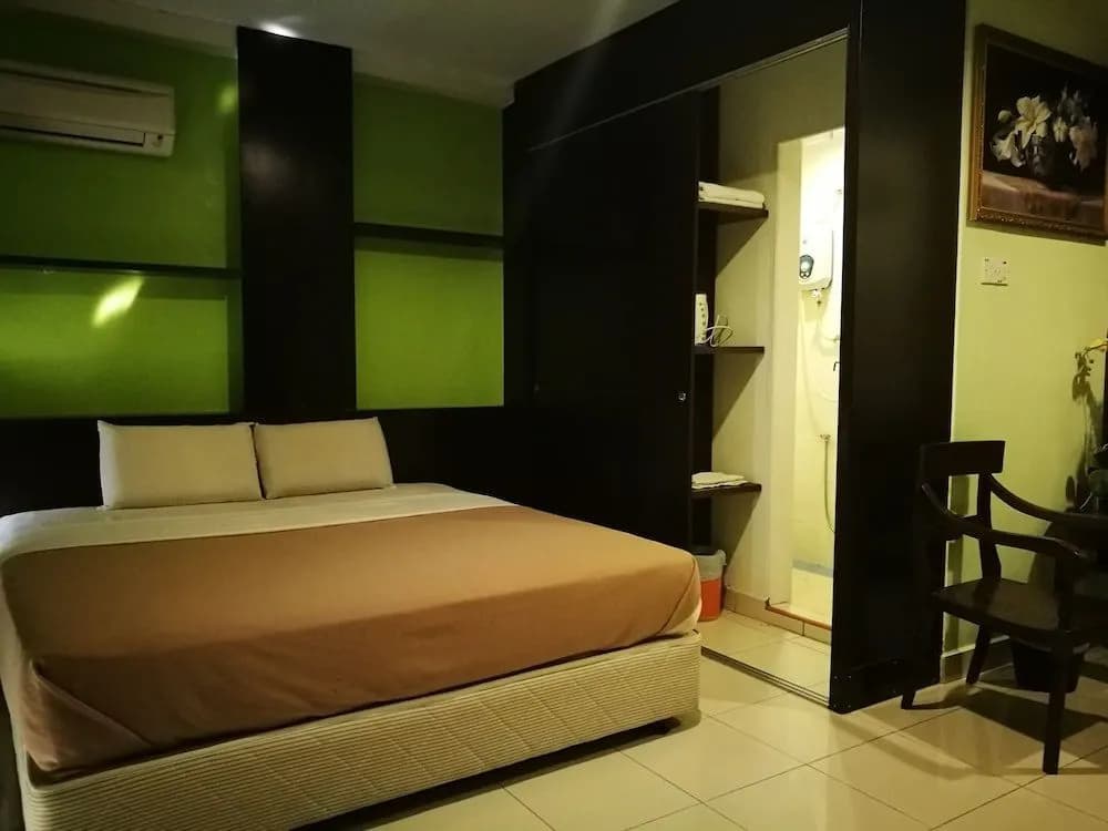 Tropicana Inn - photo 10