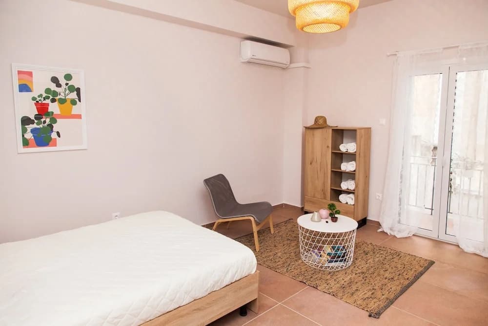 Cozy Studio Athens Downtown - Sleeps 3 - main photo