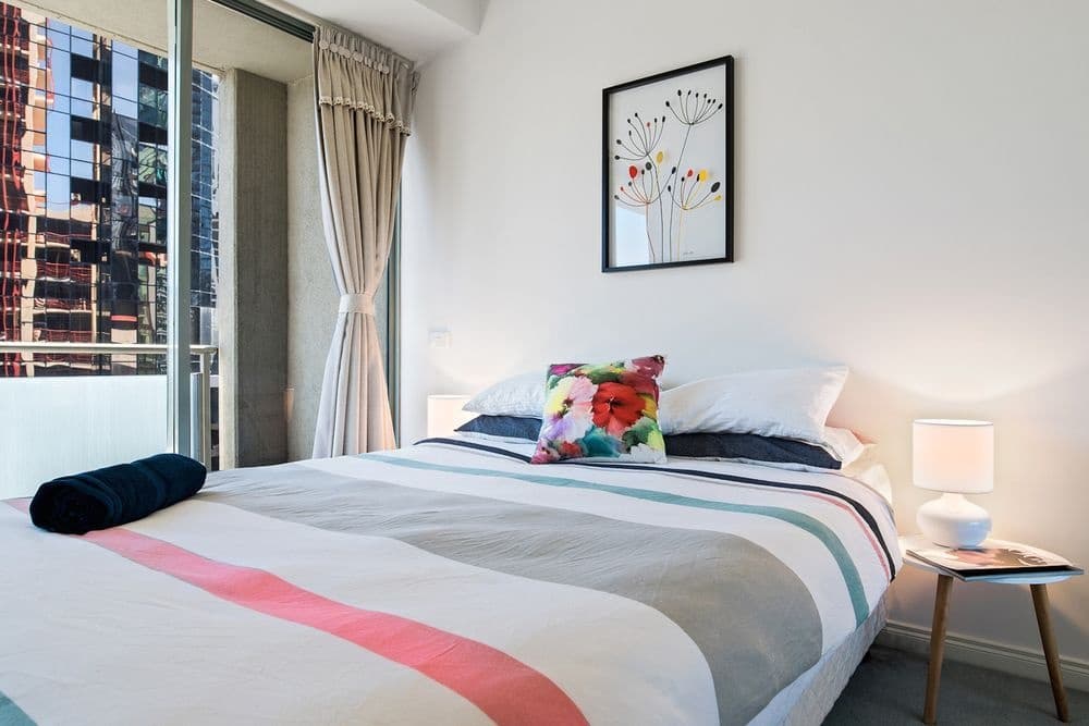 Southbank Tower Apartments - photo 5