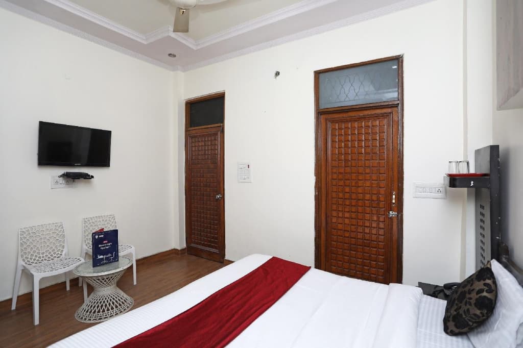 The Castle Bed  Breakfast - photo 2