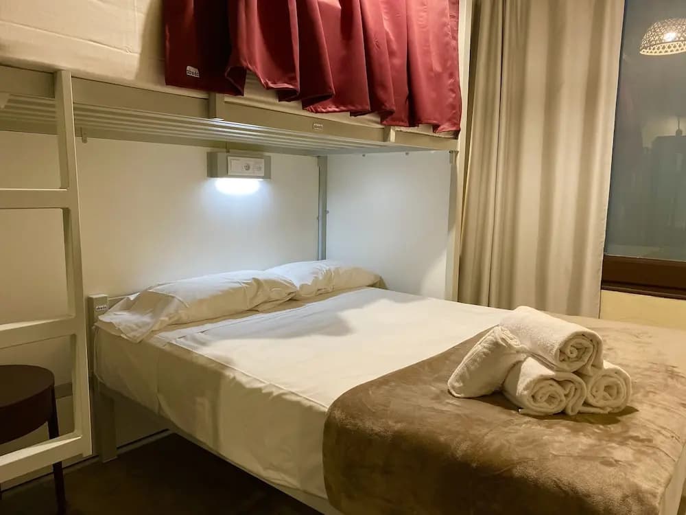 The Loft Hostel Barcelona - photo 3