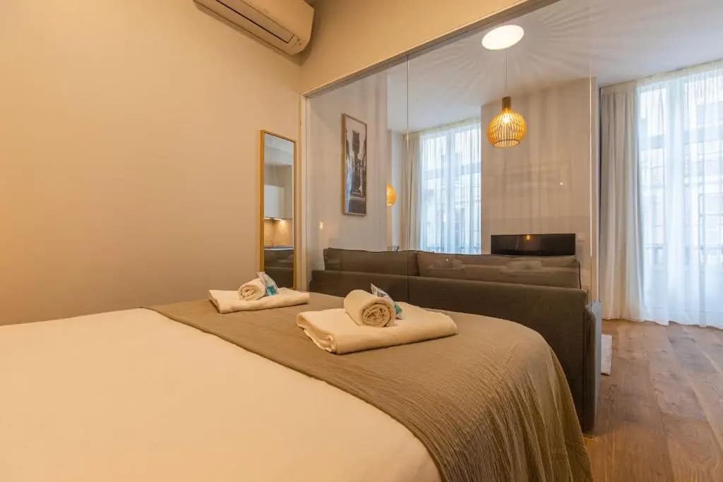 Upscale & Trendy flat in the Center - photo 4