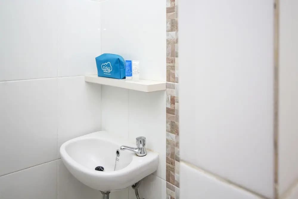 Airy Eco Kemanggisan Anggrek Neli Murni 10 Jakarta - photo 8