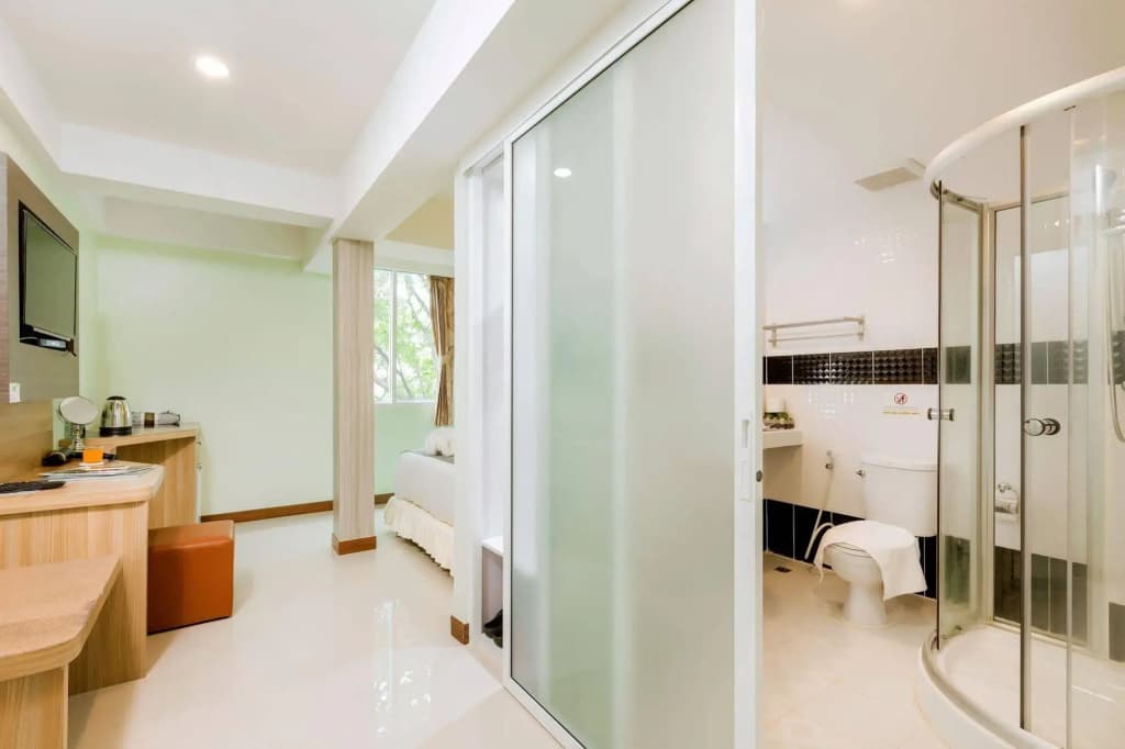 RoomQuest Suvarnabhumi Airport Rom Klao - photo 4