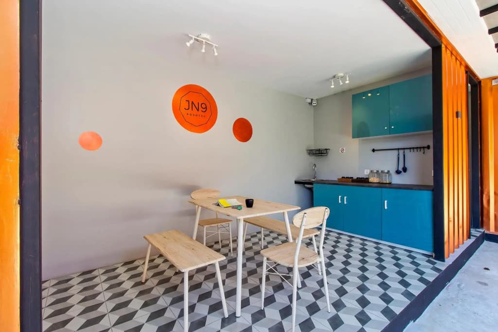 JN9 Poshtel - photo 25