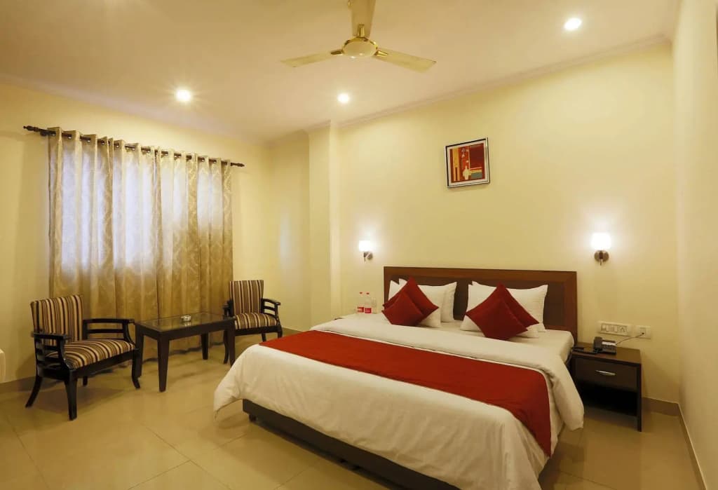 Airport Hotel Chanakya - photo 4