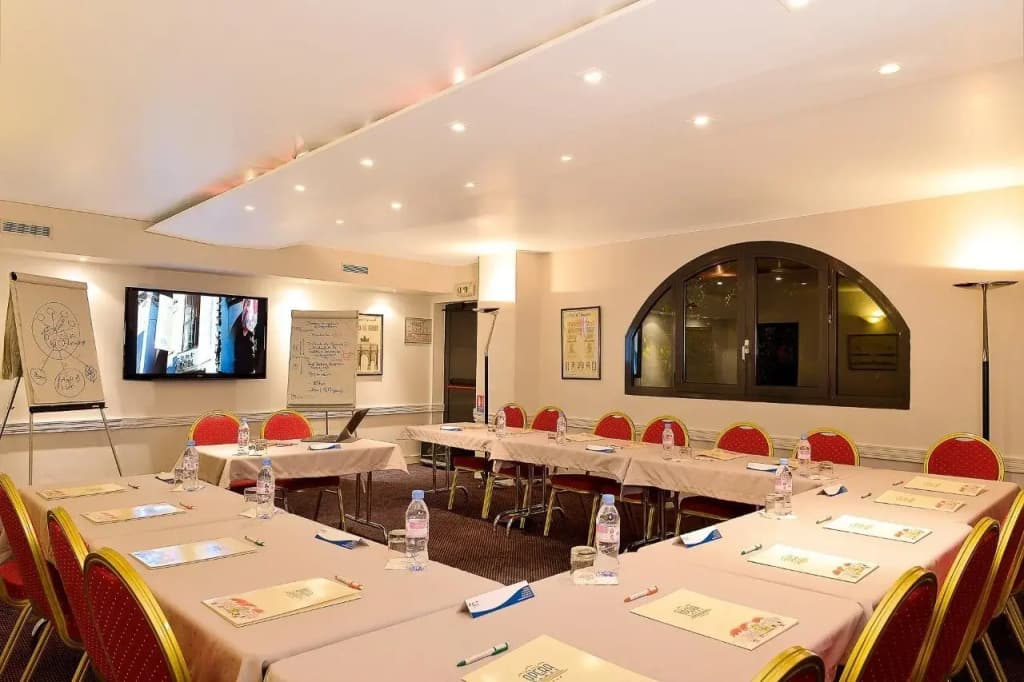 Opera Cadet Hotel - photo 9