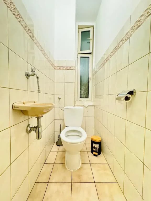 Stylish 9BR Apartment for 18 Guests - photo 50