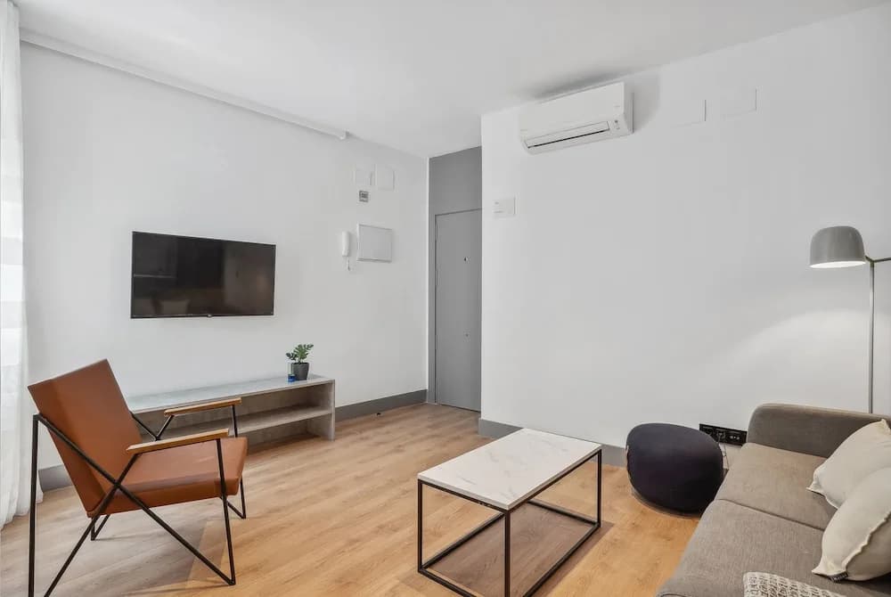 Limehome Madrid Calle de Santa Ana - photo 3