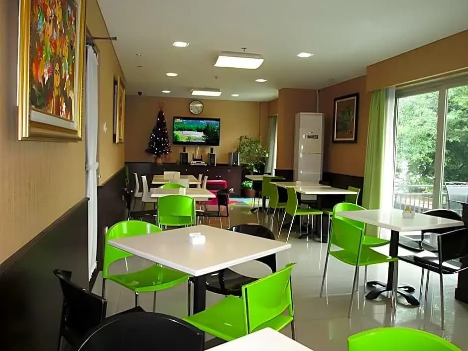 Bamboo Inn Hotel & Cafe - photo 17