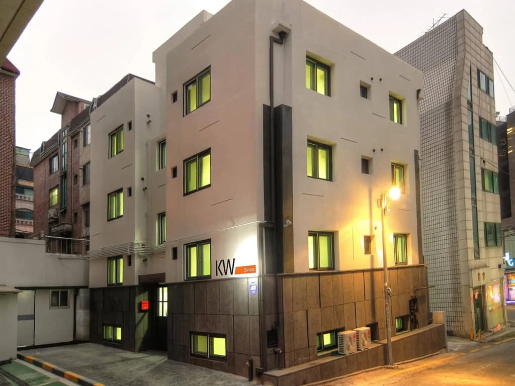Hostel KW Sinsa - photo 1