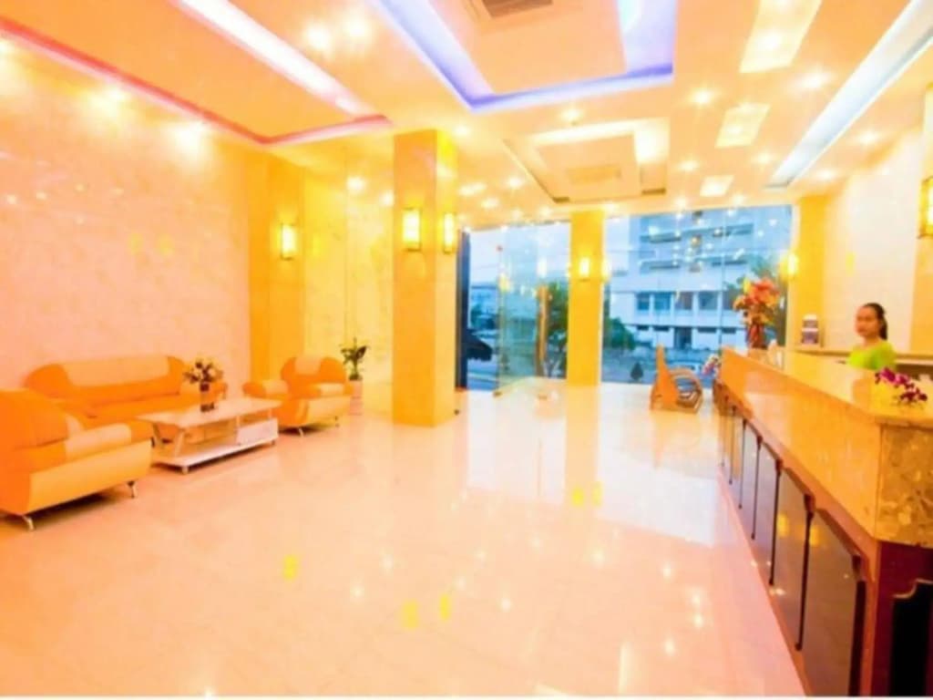 Queen Da Nang Hotel - photo 2