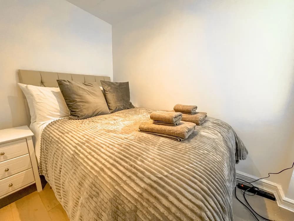 Beautiful & Historic Victoria 3brs Retreat With AC - photo 3
