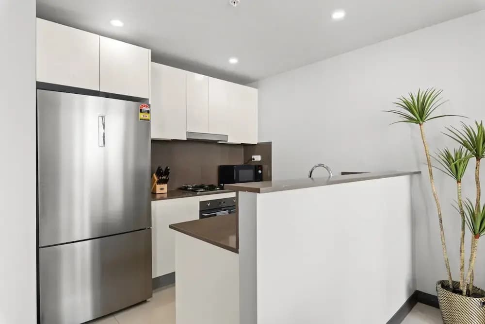 Central 2-bed With Parking & Stunning Views - photo 11