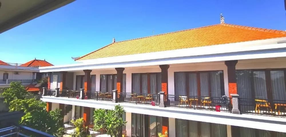 Santi HomeStay - photo 1