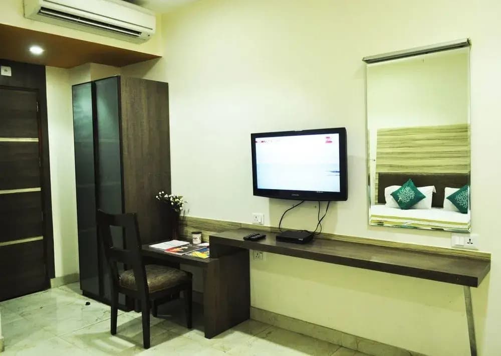 Hotel Maharaja Residency - photo 2