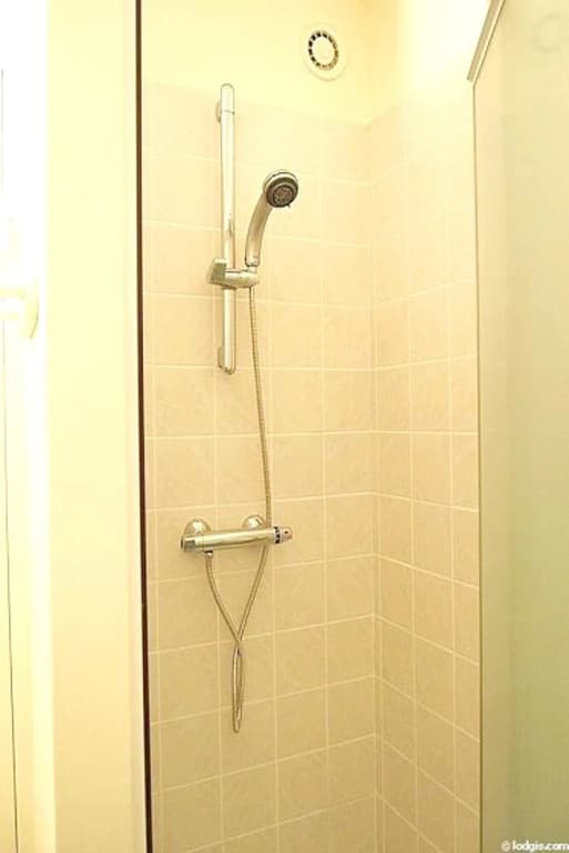 Apartment With one Bedroom in Paris, With Wonderful City View, Enclose - photo 7