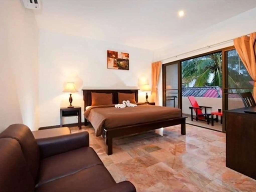 Kamala Beachfront Apartment - photo 2