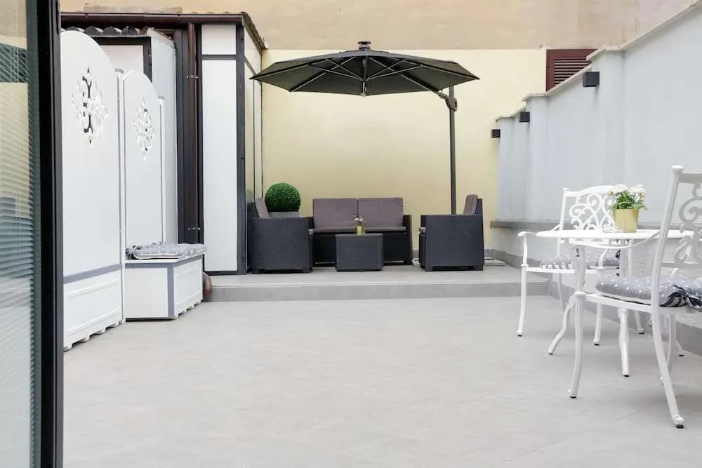 Roman Holiday Suites - photo 22