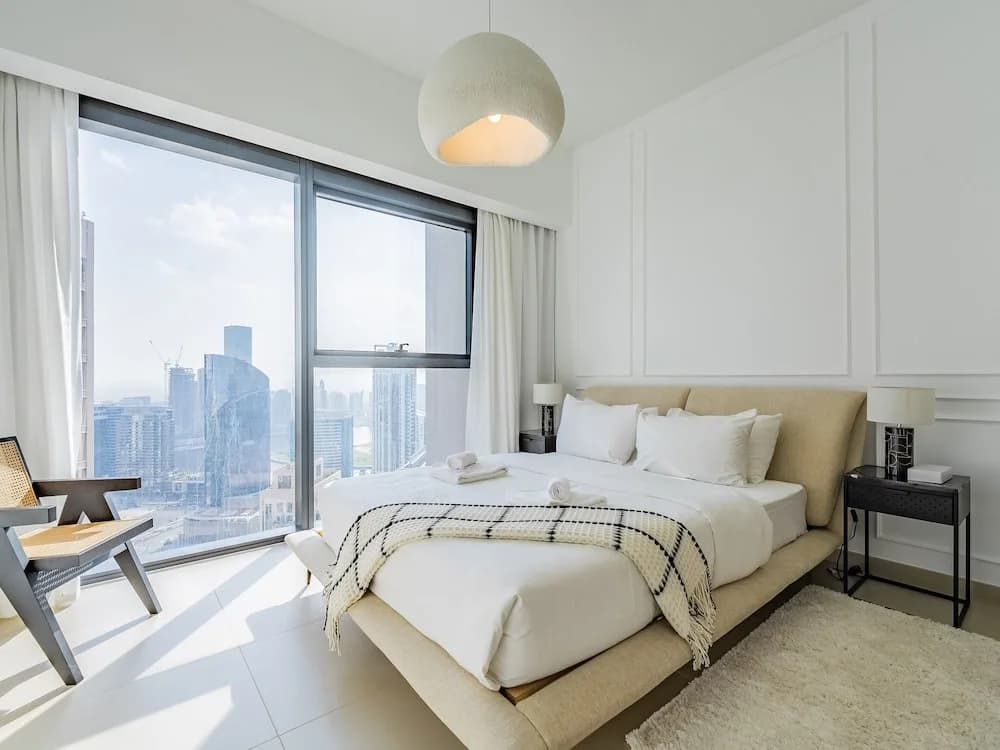 The Elevated Abode 1BHK Apt in Downtown - photo 1