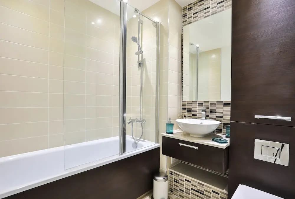 2 Bed 2 Bath flat close to underground - photo 9