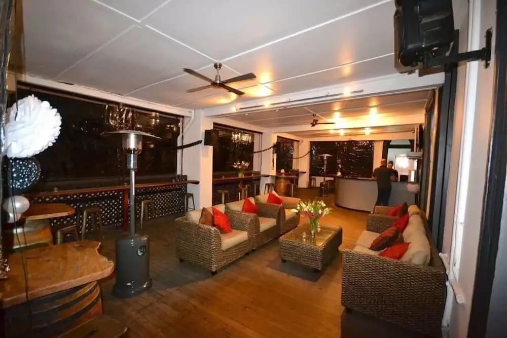 Healesville Garden Accommodation — The Grand Hotel - photo 2