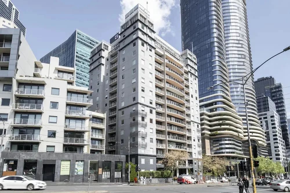 Spacious 3-bed Apartment in Melbourne CBD - photo 13