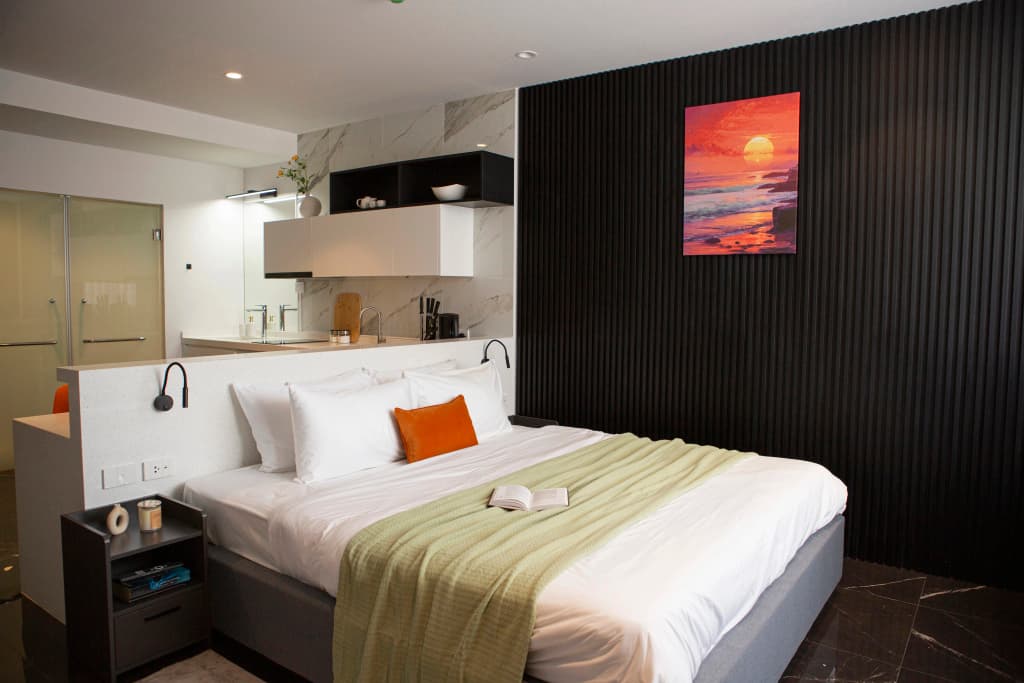Sunset Noir Studio at Nai Harn Beach Flat - photo 1