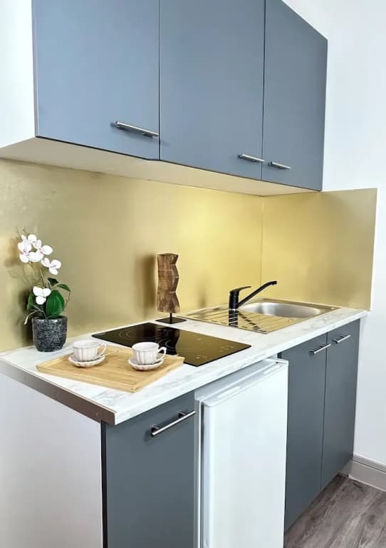 1601 Dumont - photo 18