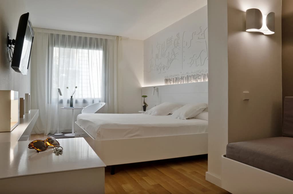 Pol & Grace Hotel - photo 6