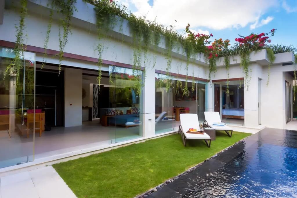 Villa by the Beach - photo 4