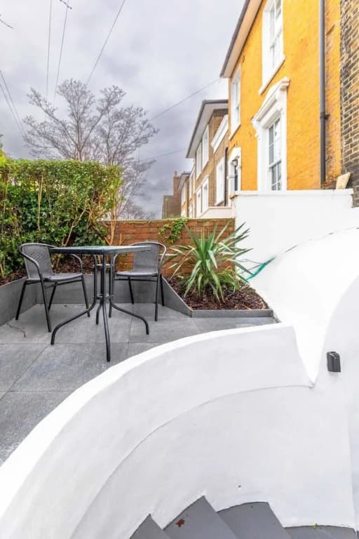 Sleek & Well-connected Studio Flat Archway! - photo 6