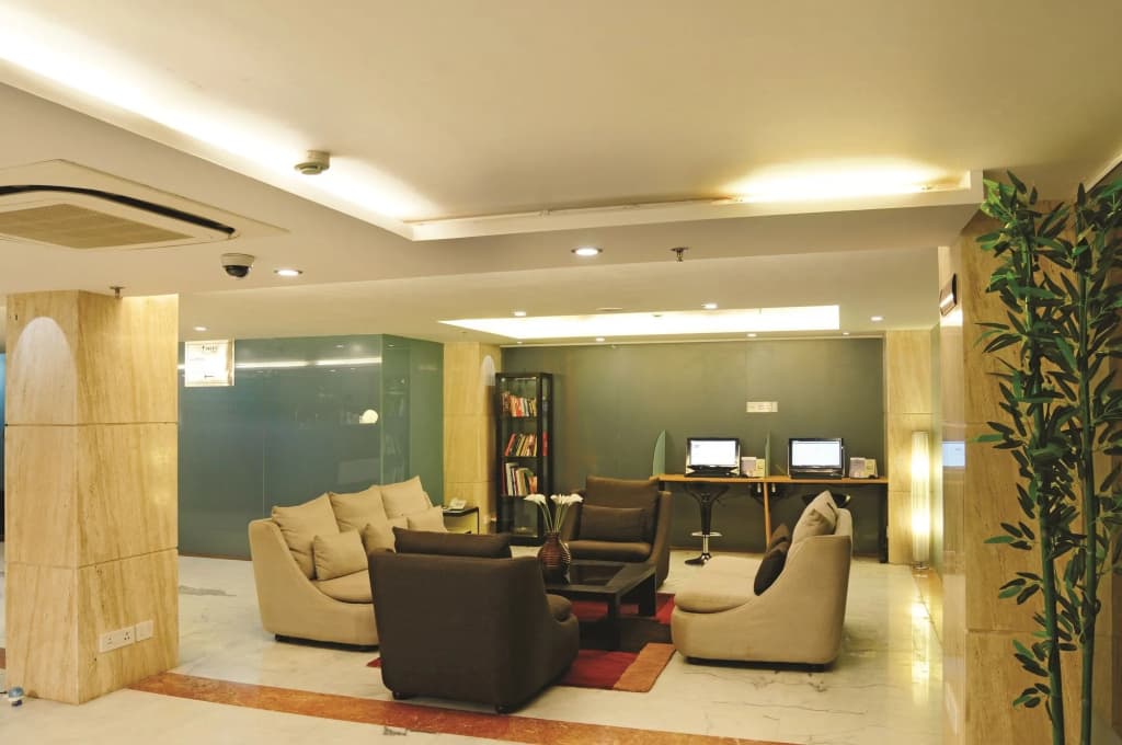 Iris Park Hotel - photo 2