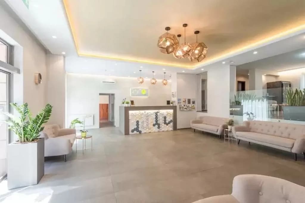 Maple Tree Apartments - photo 2
