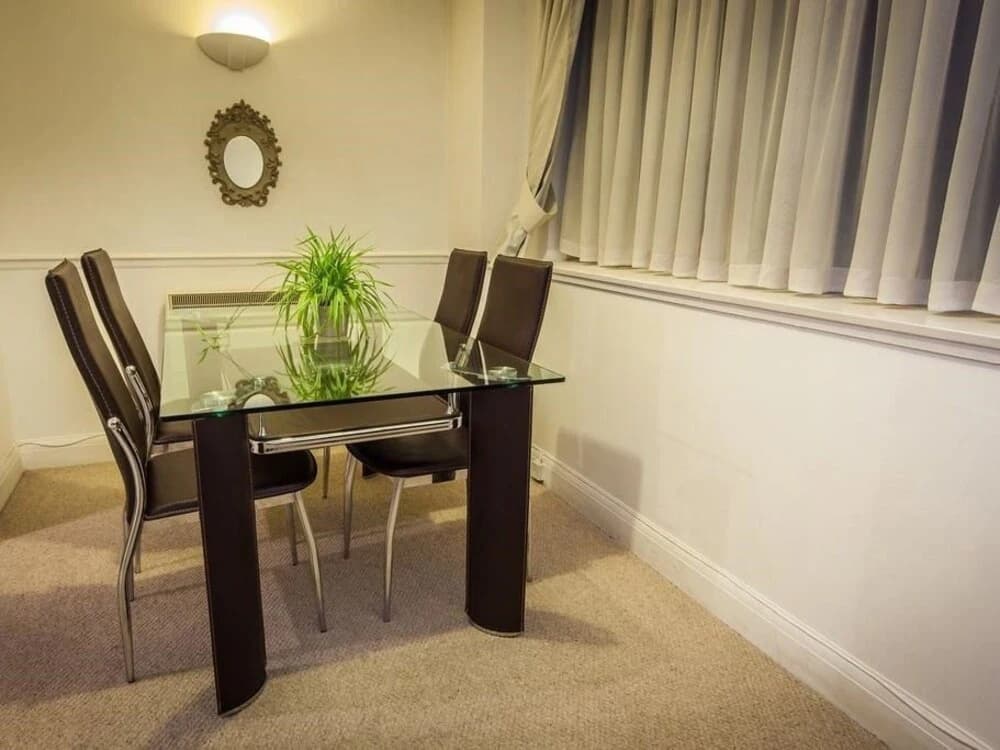 The Elegant Mayfair - photo 10