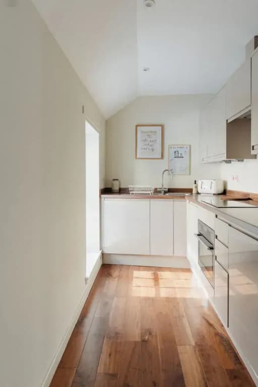 Charming Central Mews Home with Secure Parking - photo 12