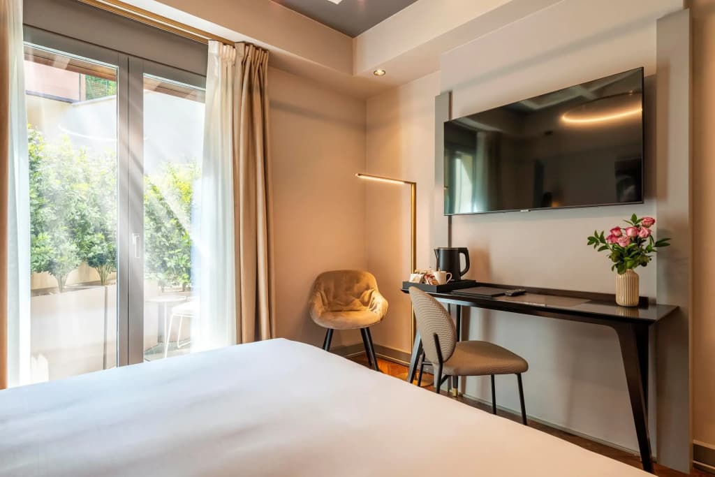 Loly Boutique Hotel - photo 4