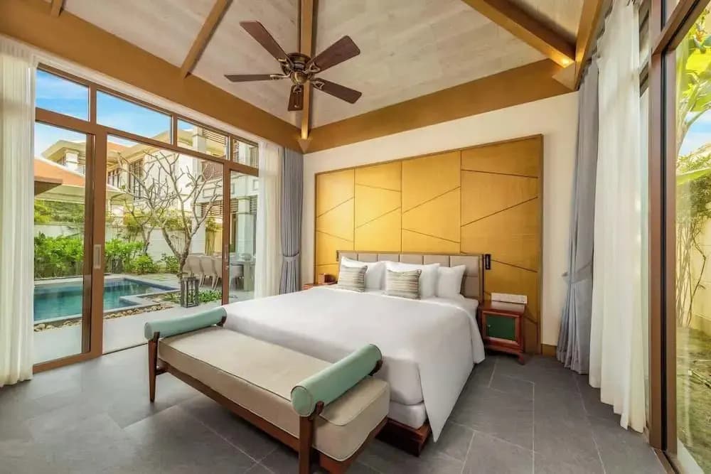 Luxe 3BR Villa: Pool, Breakfast & Housekeeping - photo 2