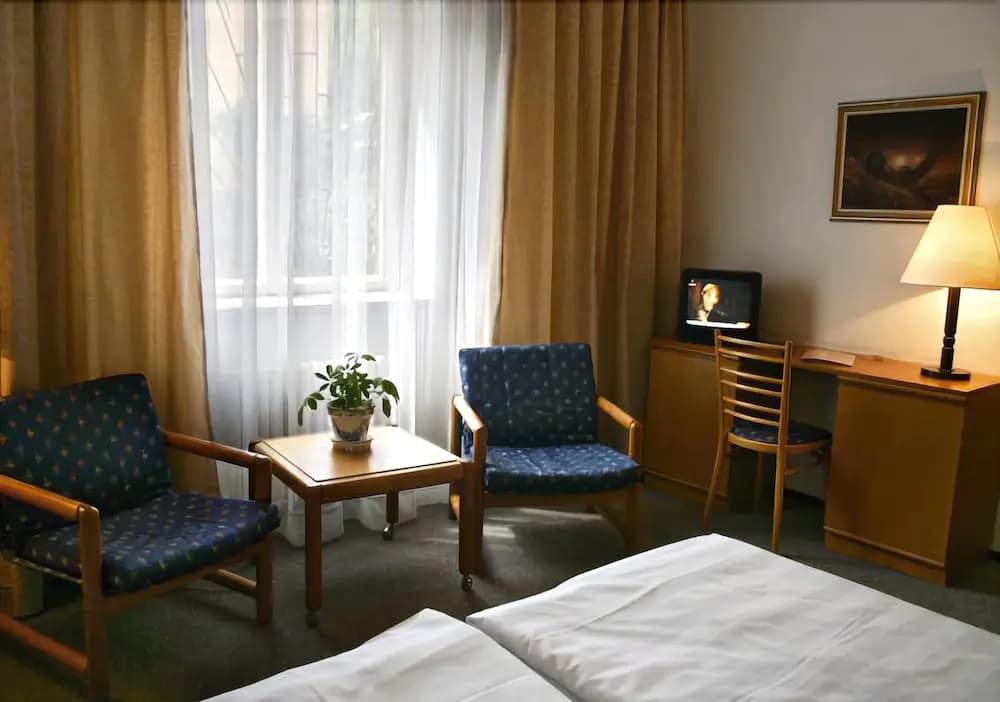 EA Hotel Jasmín - photo 7
